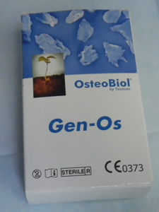 Gen-Os (OsteoBiol by Tecnoss, Pianezza, Italy) a porcine xenograft was placed on the exposed threads.