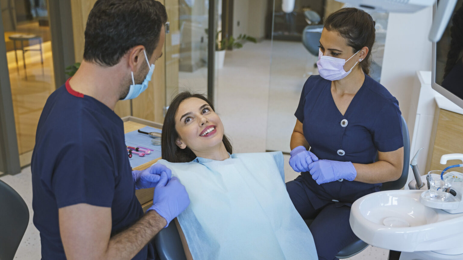 Montreal Dental Hygienists Give Back to the Community with Free Oral