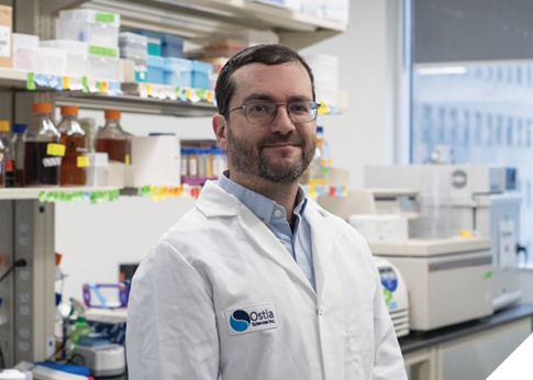  Dr. Glogauer in the newly renovated laboratories at the University of Toronto Faculty of Dentistry. This state-of-the-art facility has allowed our research teams to make real differences on how we prevent, detect, and manage oral diseases. 