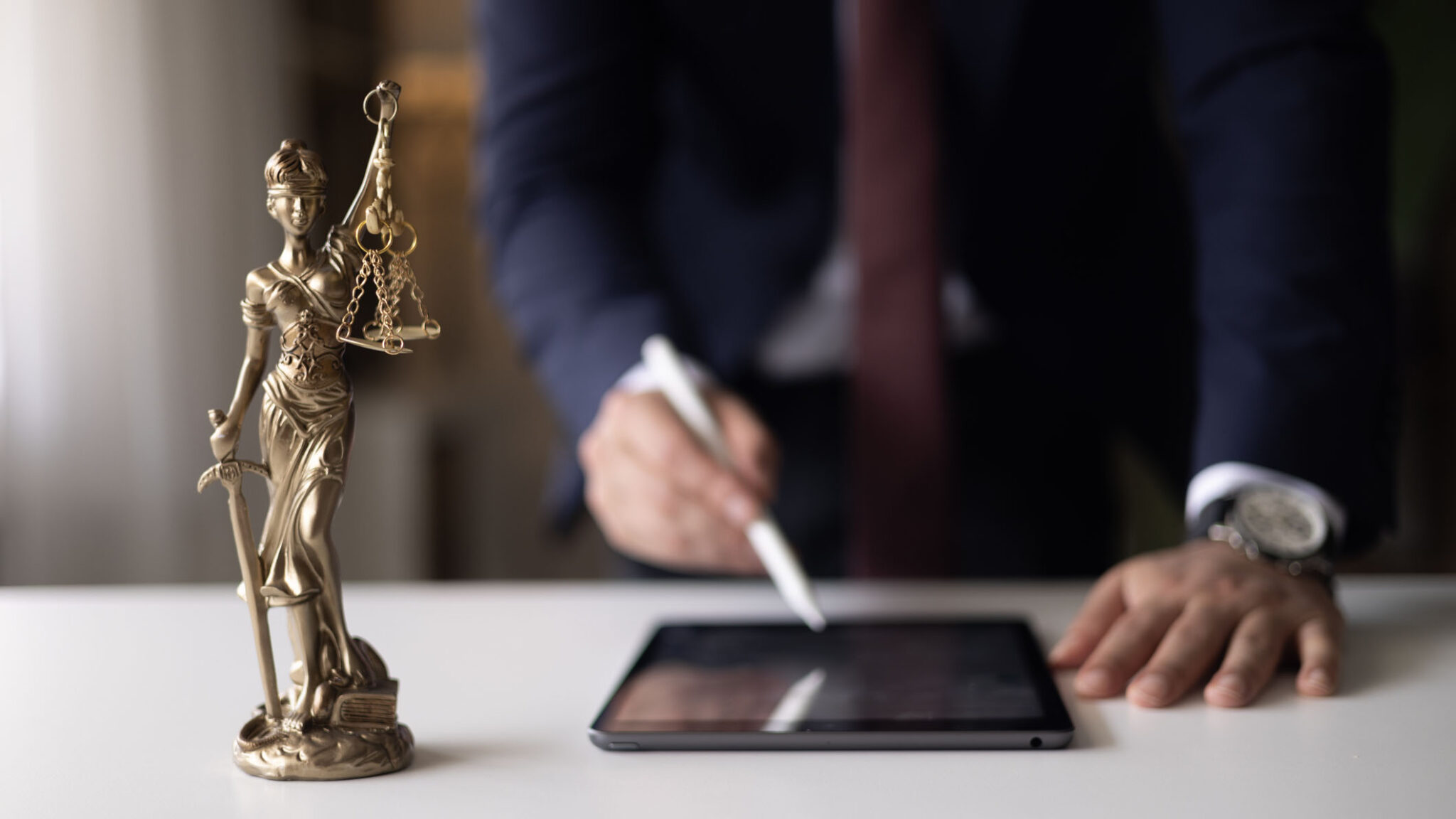 Winnipeg man with disabilities sues dental clinic, alleges teeth removed without consent